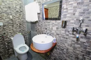 The Exotic House - Image 5