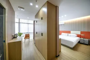 Yiwu Bairui Grand Hotel - Image 2