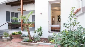 Amelia Apts & Rooms - Image 4