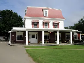 Shaw's Hotel & Cottages - Image 3