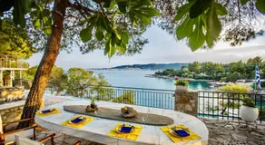 Vasiliki's Villa Beach Front and Pool - Image 2