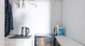 Huge King Room in 3 BedRoom Great Location Downtown Mtl - Image 4