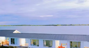 Bubblefish Water Villa - Image 3