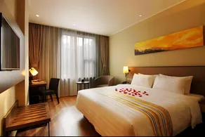 Home Inn Plus Chengde Mountain Resort - Image 2