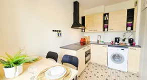 Bright Studio with outdoor balcony - Image 3