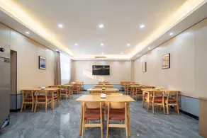 7 Days Premium Hotel - Image 2