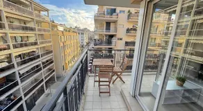 ⁂ Calme et ensoleillé balcon quartier Port Nice - Image 4