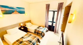 Central Atlantic Beach Guesthouse - Image 2