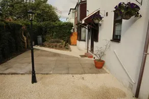 Camaraderie Guest House - Image 5