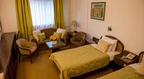 Hotel Grand - Image 2