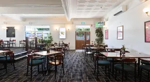Lambton Park Hotel - Image 4