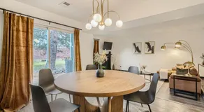 Stylish Townhouse Retreat - 15 min to DT - Image 2