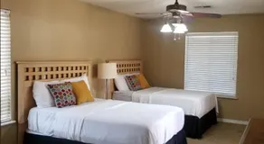 CLOSE TO STRIP, Very Private, GATED, Huge Floorplan, WIFI, Washer&Dryer - Image 2