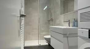 a knight's townhouse - Image 2