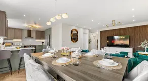 Stylish group retreat with garden, games & parking in West London - Image 3