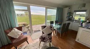 BAYVIEW self-catering coastal bungalow in rural West Wight - Image 2