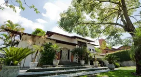 Casa Flora Garden & Pool - Image 4