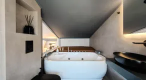 B&D Luxury Studios Suites - Image 3