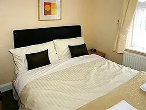 Philmar Guest House - Image 3