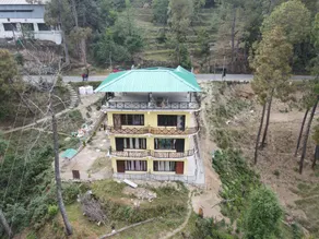 Veshnavi Paradise Hotel Restaurant - Image 4