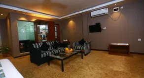 Peradeniya Rest House - Image 4