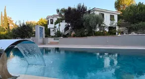 Kuşadası'nda Özel Havuzlu Kiralık Büyük Villa - Image 3