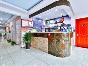 Super 8 Hotel (Beijing Liyuan Metro Station) - Image 2