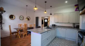 Cavendish Cat and Gaming House - Image 4