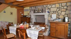 ANTICA CORTE AL MOLINO di Roberto Mazzi Winery- Adults Only - Image 5