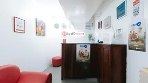 RedDoorz near Pasay Rotonda - Image 5