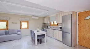 Aspro Apartments - Image 4