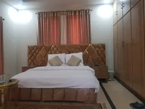Civic Guest House - Image 4