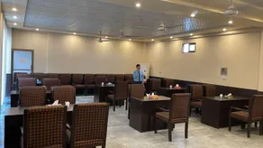 Hotel Crescent - Image 2