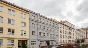 Quiet Courtyard Studio near Dejvická Metro, Prague 6 - Image 4
