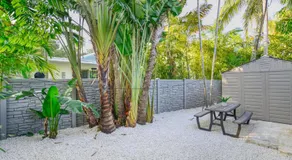 Alani Bay Villas - Image 3
