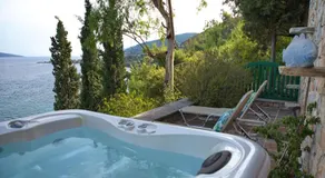 Alonissos Luxury Villa with Jacuzzi and Beach - Image 4