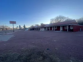 Big Red Inn - Image 3