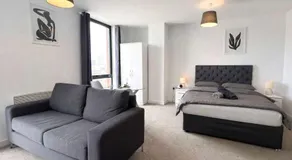 Modern 1 Bed Apartment Central Manchester Sleeps 2 - Image 5