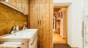 PRIVATE SUITES - Image 2