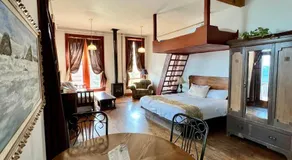 The Monarch Hotel - Image 2