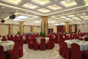 Sheng Shi Holiday Hotel - Image 4
