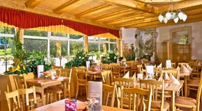 Land-gut-Hotel Café Meier - Image 2