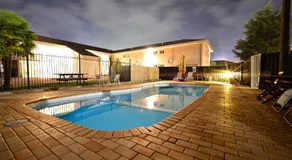 Winning Post Motor Inn - Image 2