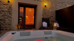 Les Rubys, spas privatifs, piscine chauffée en sus - Image 2