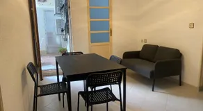 Turia Gardens Rooms - Authentic Valencia Downtown Parklife - VLC Urban Rental - Image 3
