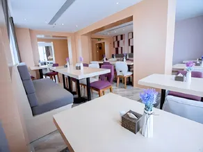 Lavande Hotel Urumqi Changjiang Road International Business Trade City - Image 3
