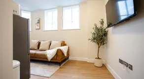 Stunning Apartments with Castle Views - Air Conditioning - Fast Wifi - Image 4
