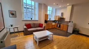 Spacious, bright and airy city centre flat. Unique converted Mill. - Image 3