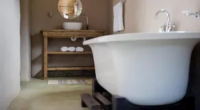 African Game Lodge - Image 4
