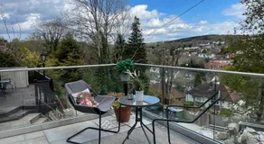 Unique and Artsy Holiday Shared Home - Image 3